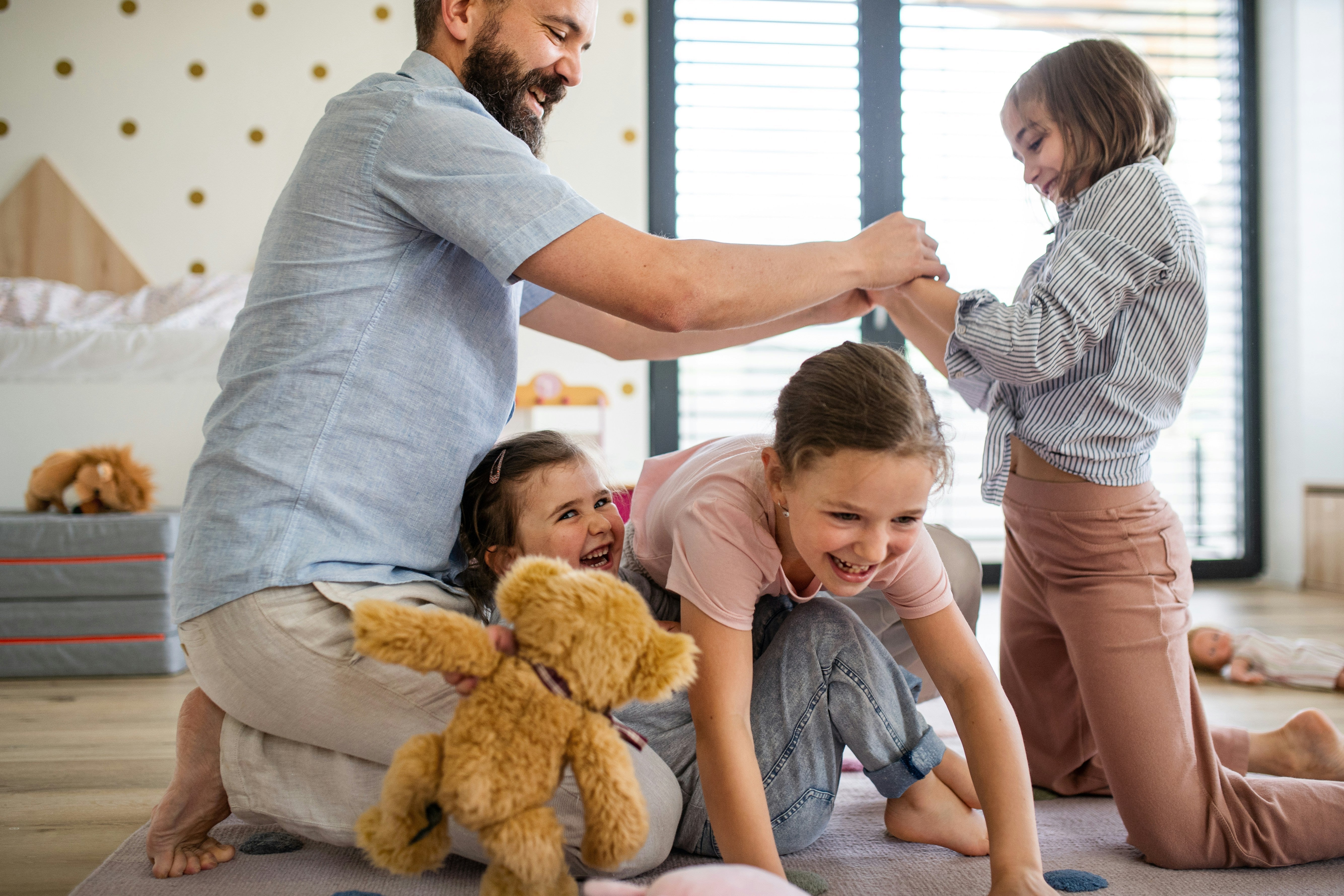 Pourquoi les enfants se souviennent rarement des cadeaux… mais toujours des aventures