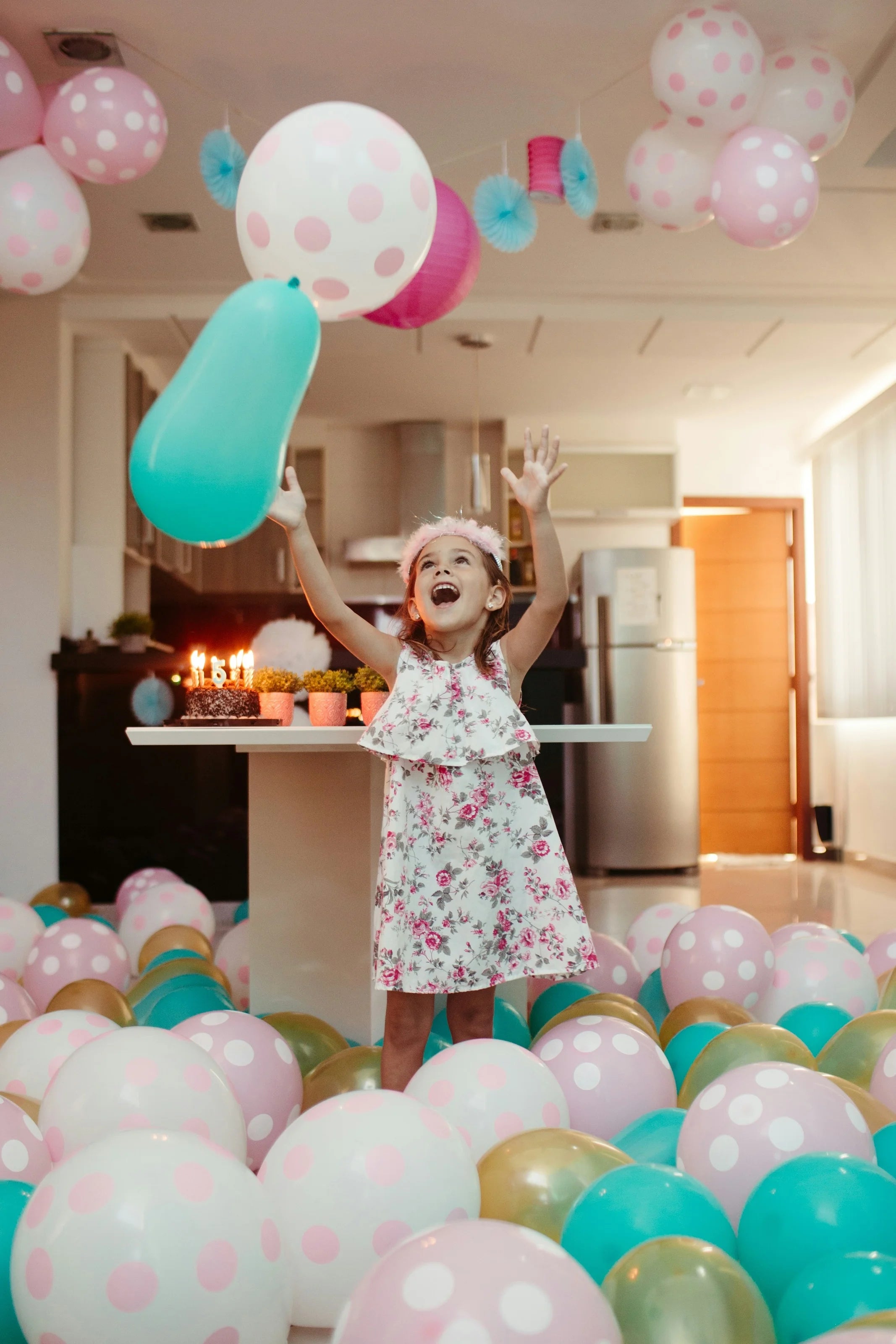 Plein_de_ballons_pour_un_annviersaire.webp